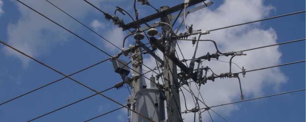 Las pérdidas eléctricas siguen subiendo en RD y el Gobierno no encuentra el switch